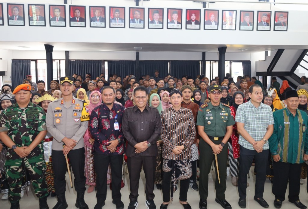 Pentingnya Profesionalisme dan Netralitas, Pesan Ketua DPRD Magetan untuk Anggota PPK yang&nbsp;Dilantik