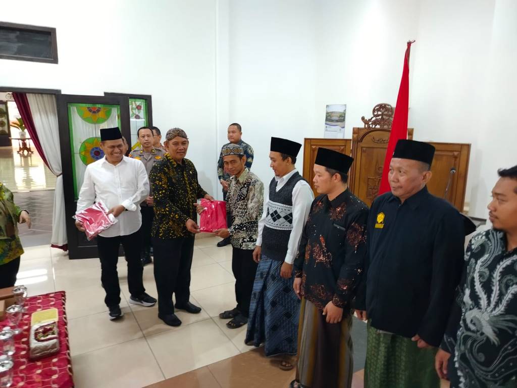 Gerakan Pencanangan Bendera Merah Putih, Pemkab Magetan Bagi-bagi&nbsp;Bendera