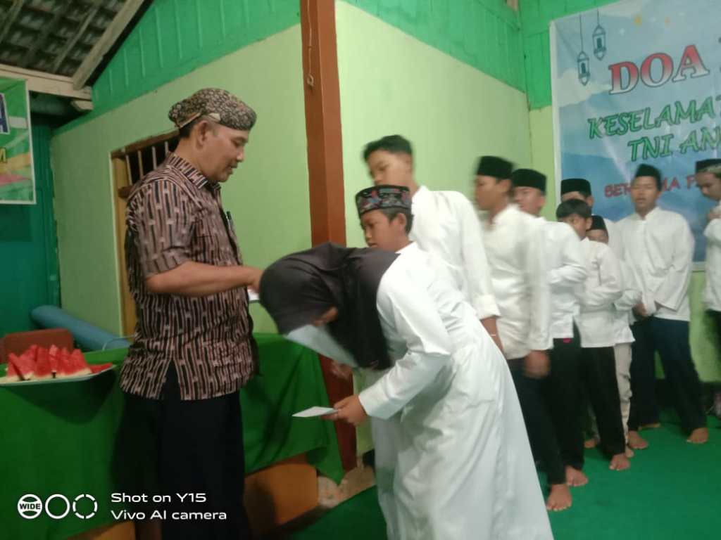 Kunjungi Panti Asuhan Baitul Mubarok, Pasangan HEBAT Gelar Doa Bersama dan Berikan Santunan